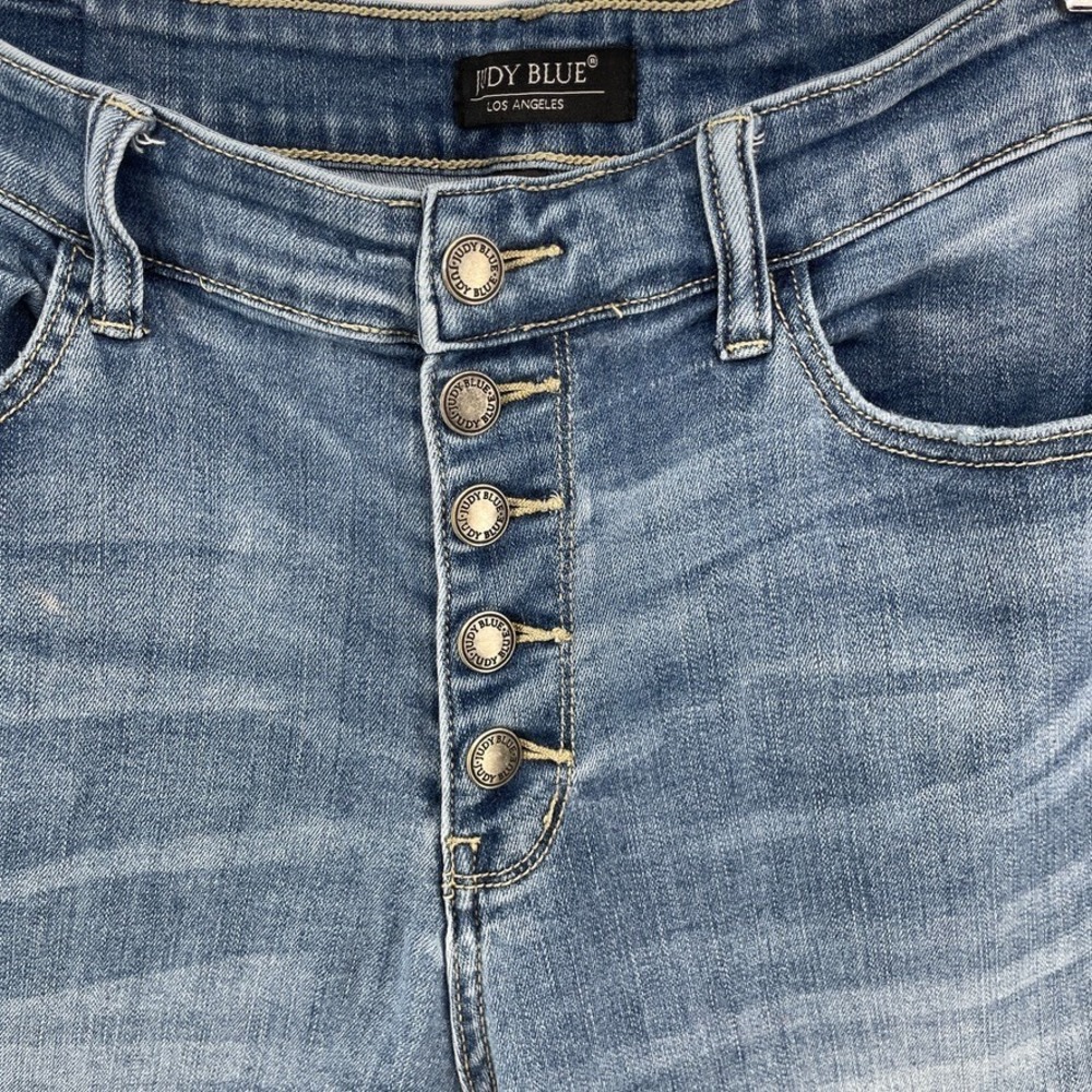 Judy Blue  Cuffed Denim Shorts Medium Wash 2XL Plus Size Distressed - Picture 9 of 13